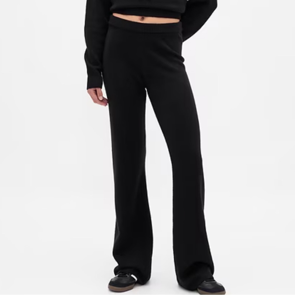 NWT Gap cashsoft sweater pants
